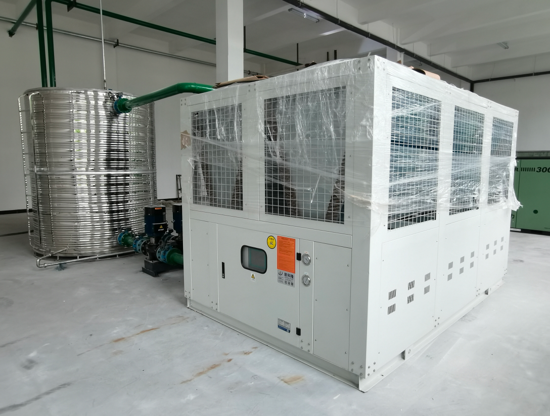 東風二汽公司風冷螺桿式冷水機應(yīng)用案例